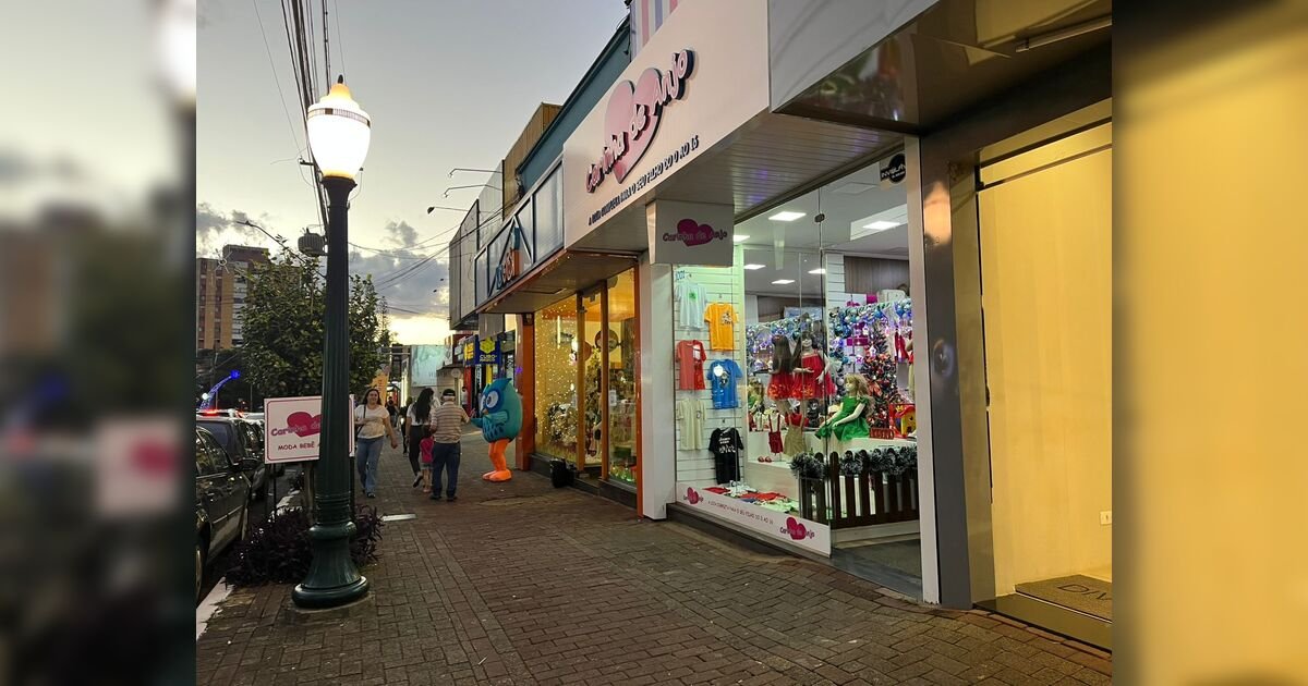 confira-o-horario-do-comercio-de-apucarana-na-reta-final-de-2025