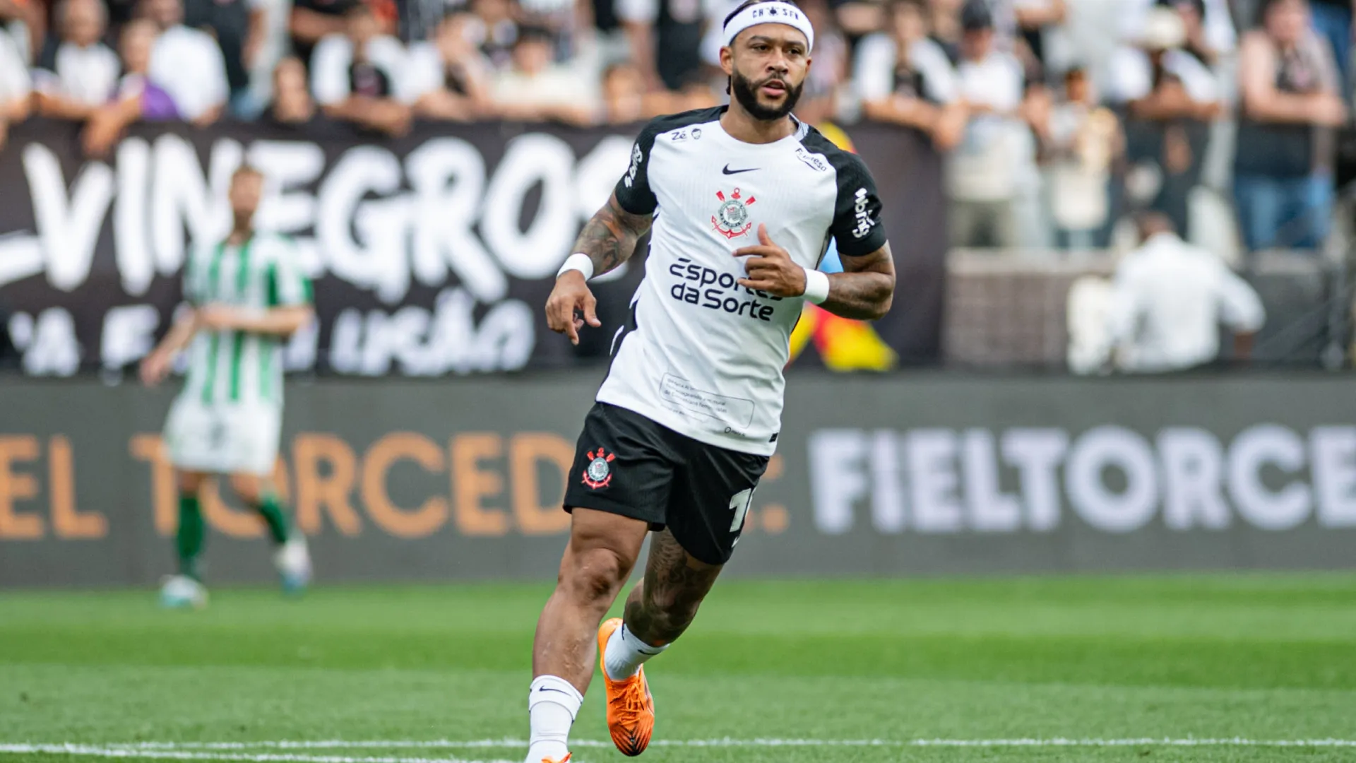 memphis-volta-a-treinar,-e-corinthians-ajusta-ultimos-detalhes-para-a-final
