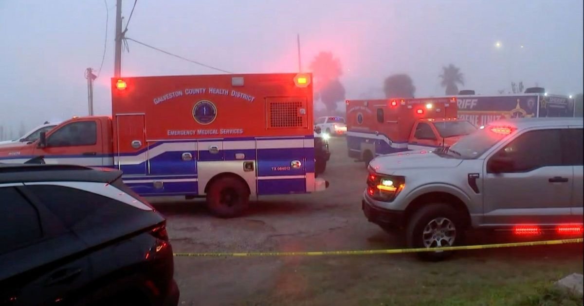 aviao-da-marinha-do-mexico-cai-no-texas-e-deixa-tres-mortos