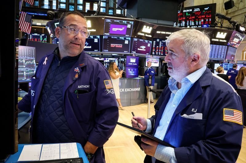 wall-street-oscila-pouco-enquanto-mercado-analisa-pib-dos-eua