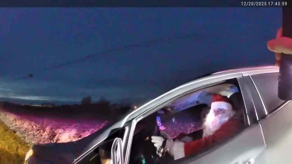 papai-noel-em-alta-velocidade-e-parado-pela-policia-nos-eua