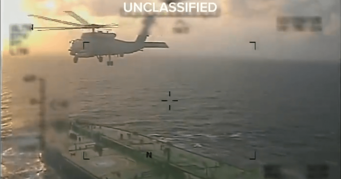 eua-avaliam-usar-novos-recursos-para-abordar-petroleiro-perto-da-venezuela