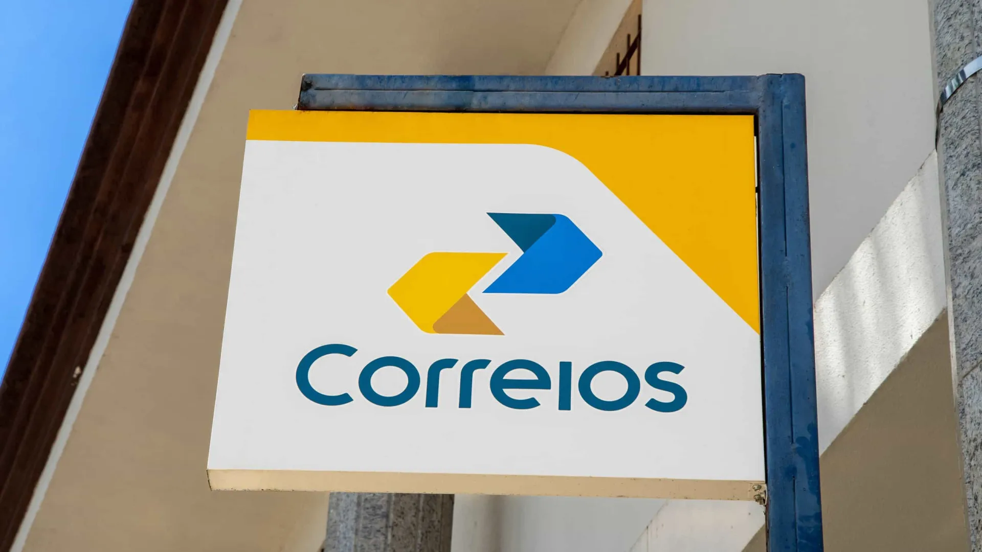 correios-assinam-contrato-de-emprestimo-de-r$-12-bi-com-cinco-bancos