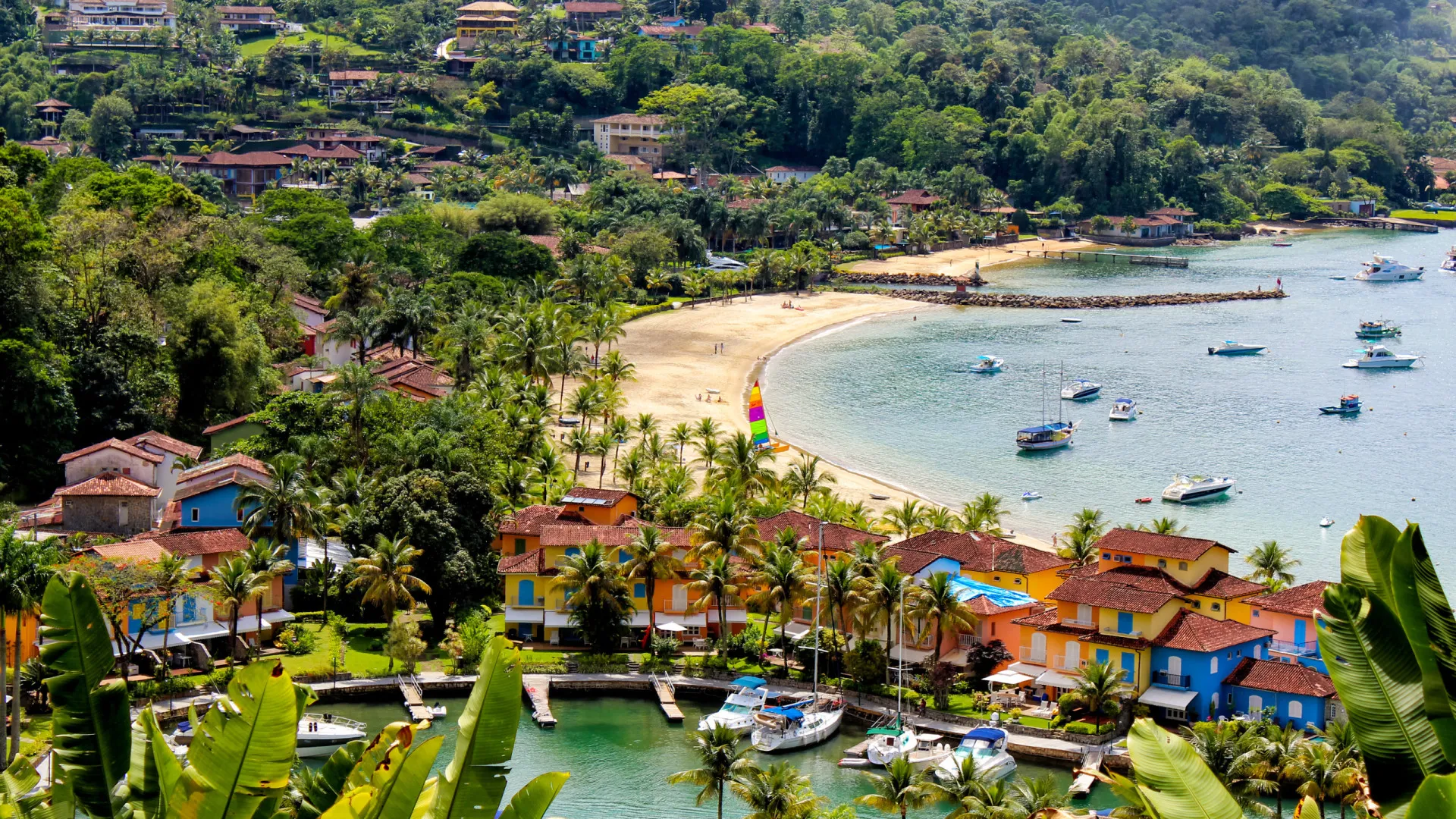 explosao-em-lancha-deixa-ao-menos-cinco-feridos-em-angra-dos-reis