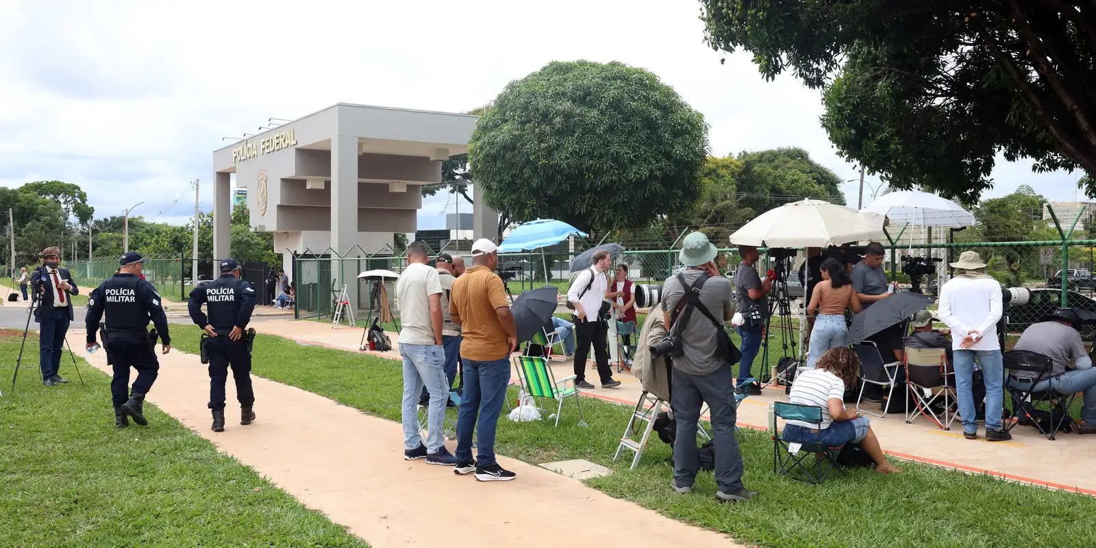 bolsonaro-volta-a-cumprir-pena-na-superintendencia-da-pf-em-brasilia