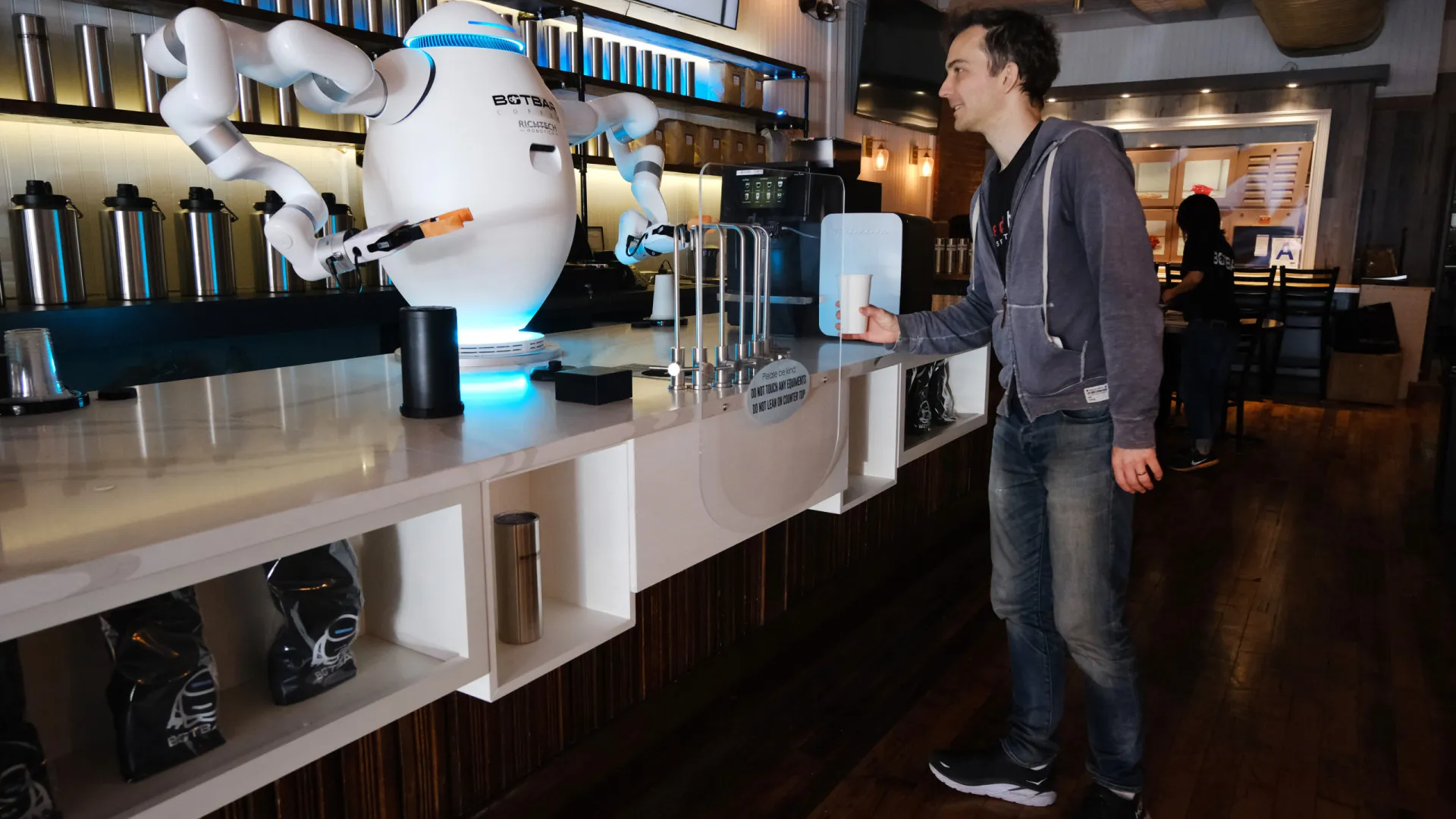 paises-que-substituem-trabalhadores-por-robos:-brasil-no-ranking-mundial