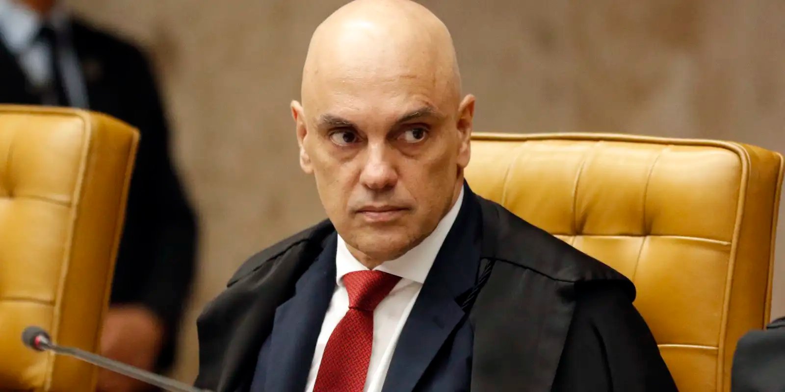 moraes-autoriza-visitas-de-filhos-e-enteada-a-bolsonaro