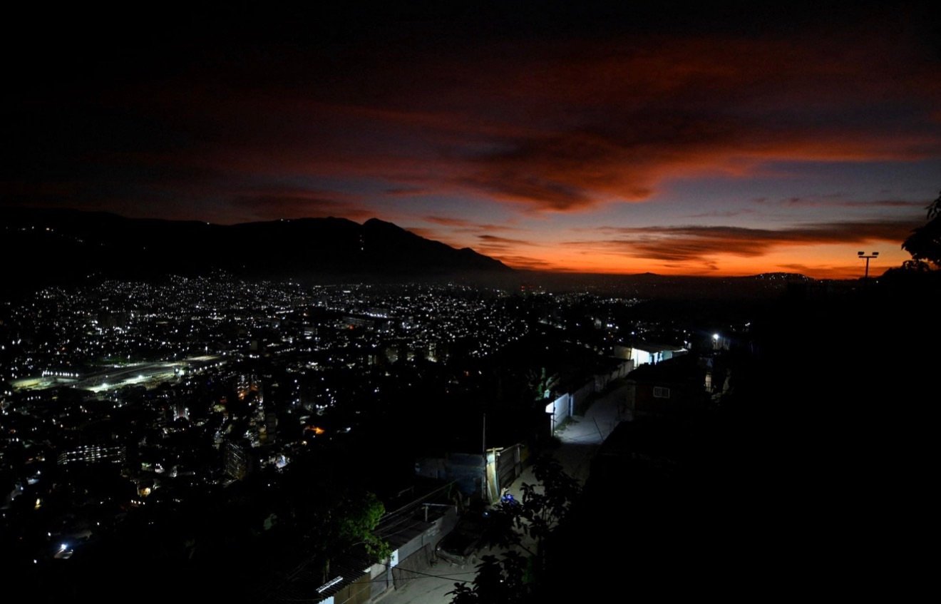 eua-usam-forca-delta-para-invadir-venezuela-e-capturar-maduro-e-esposa