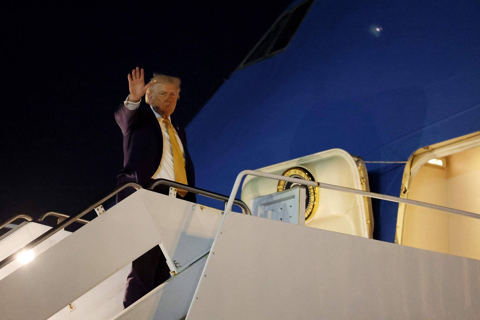 apos-ataque-a-venezuela,-trump-diz-gostar-da-ideia-de-acao-militar-contra-a-colombia