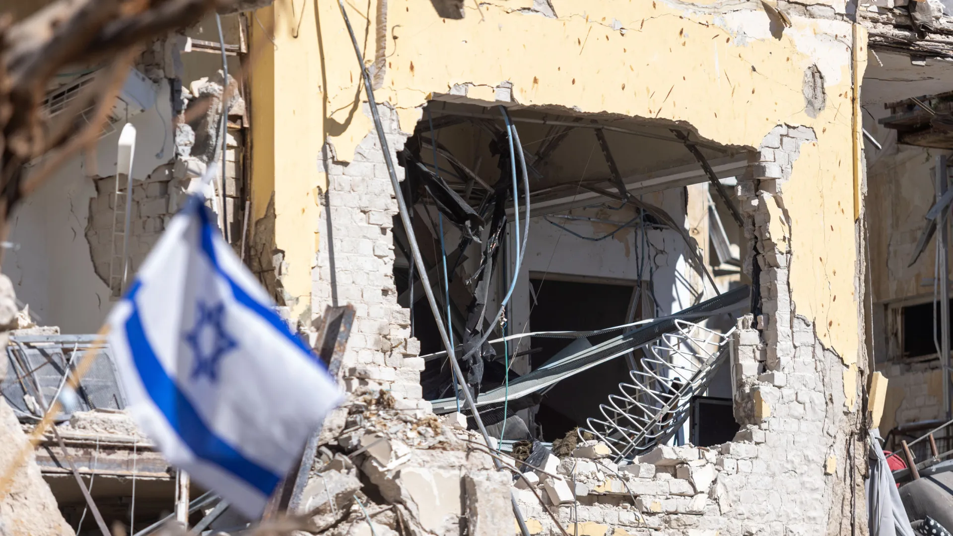 israel-ataca-alvos-que-seriam-dos-grupos-hamas-e-hezbollah-no-libano