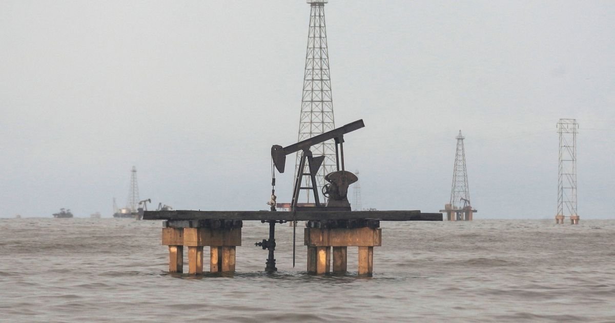 vendas-do-petroleo-venezuelano-aos-eua-comecarao-imediatamente,-diz-fonte