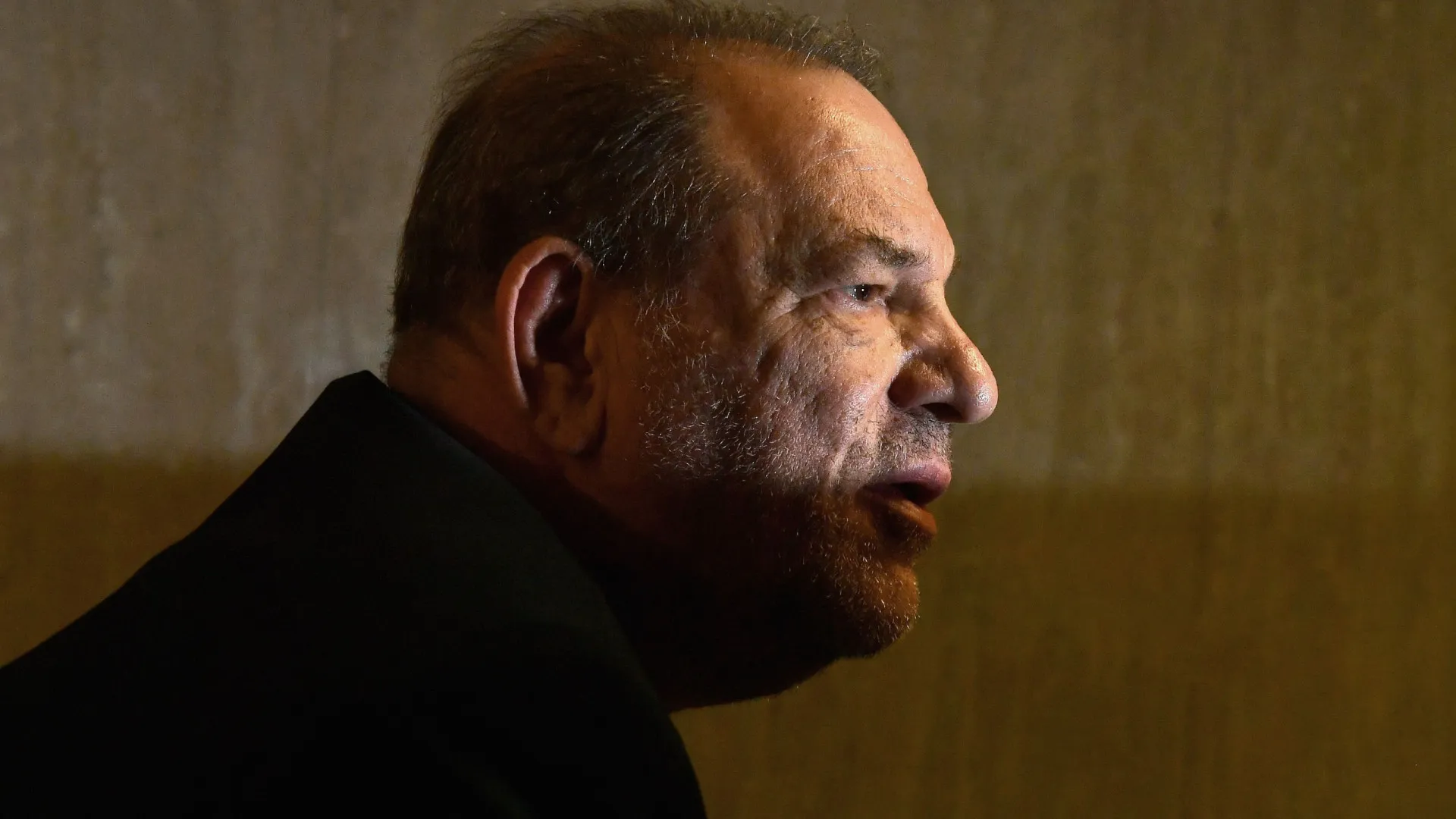 harvey-weinstein-diz-que-prisao-e-como-estar-numa-marcha-para-a-morte