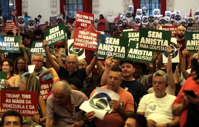 em-ato-em-sp,-manifesto-celebra-democracia-contra-atos-de-8-de-janeiro