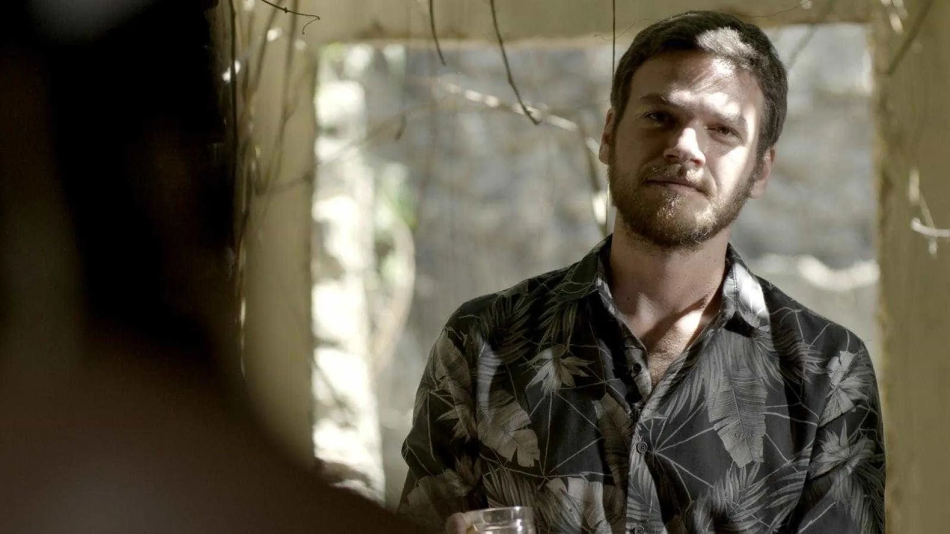 emilio-dantas-diz-que-sofreu-golpe-ao-fazer-compra-na-amazon