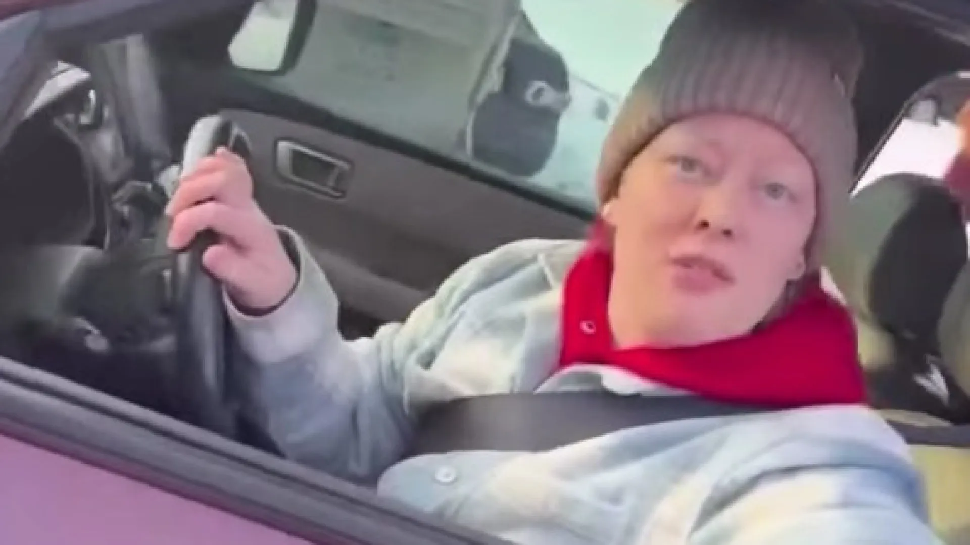 video-mostra-momento-em-que-agentes-do-ice-matam-mulher-nos-eua