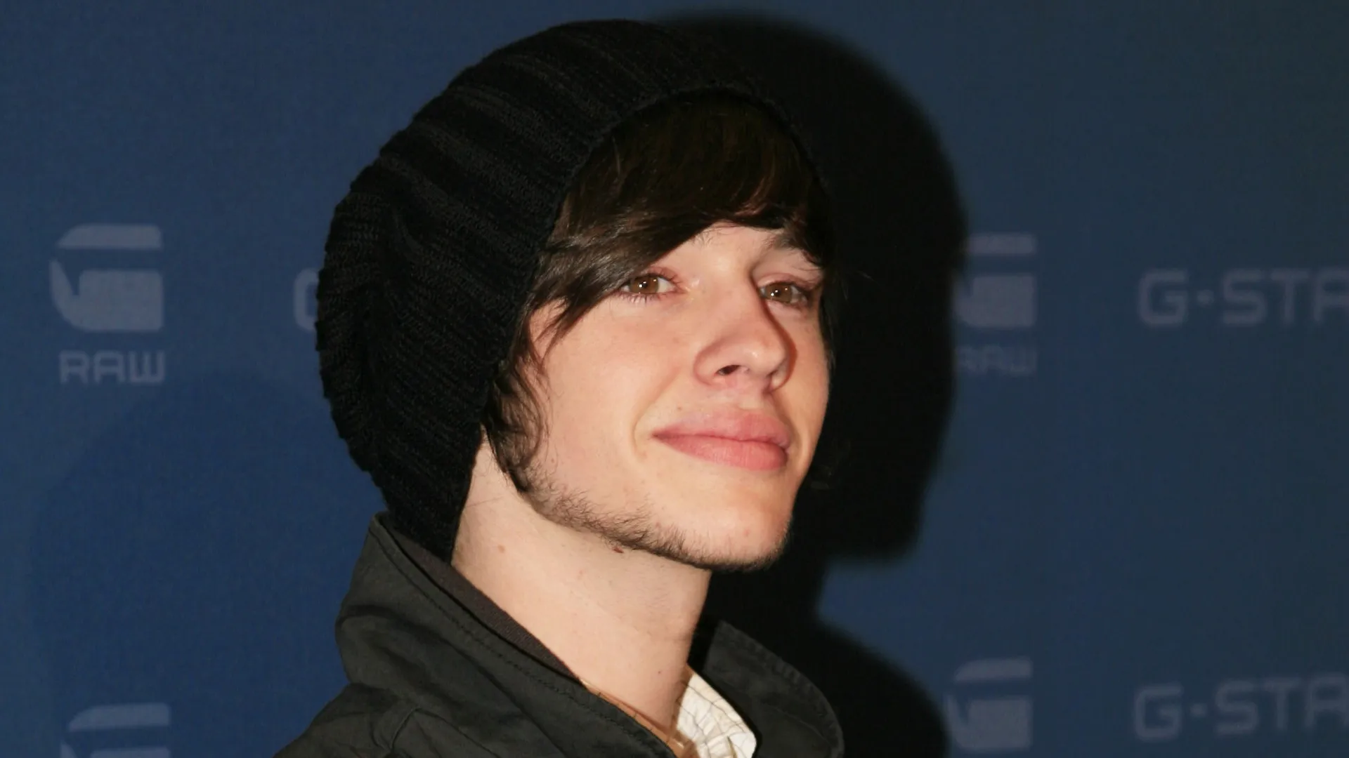 ator-de-“high-school-musical”-e-detido-por-posse-de-pornografia-infantil