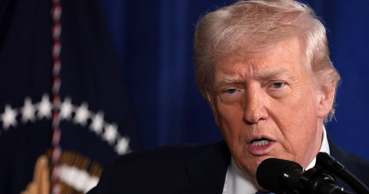 analise:-tarifa-de-trump-aos-parceiros-do-ira-afeta-diplomacia-do-brasil