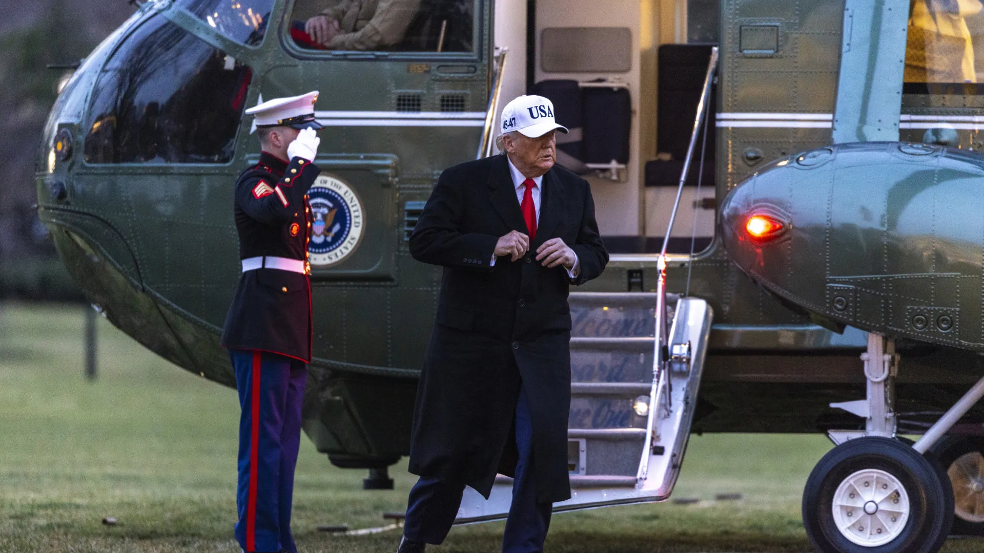 trump-diz-que,-sem-os-eua,-china-ou-russia-vao-tomar-a-gronelandia