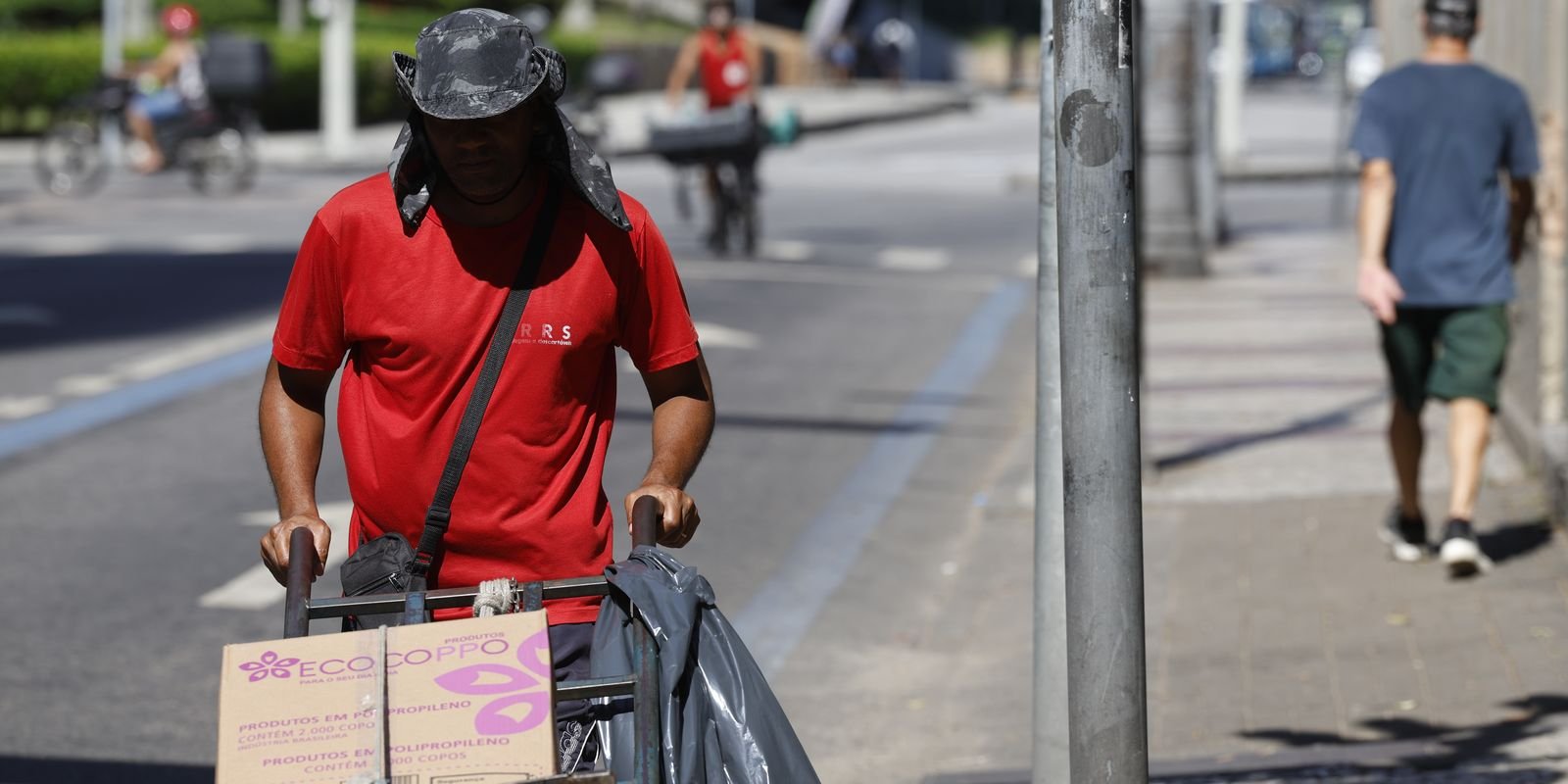 defensorias-acionam-justica-por-medidas-contra-calor-no-rio
