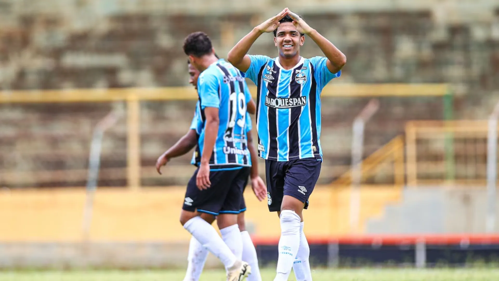 gremio-decide-no-1o-tempo-contra-o-ceara-e-avanca-as-semifinais-da-copa-sao-paulo-de-juniores