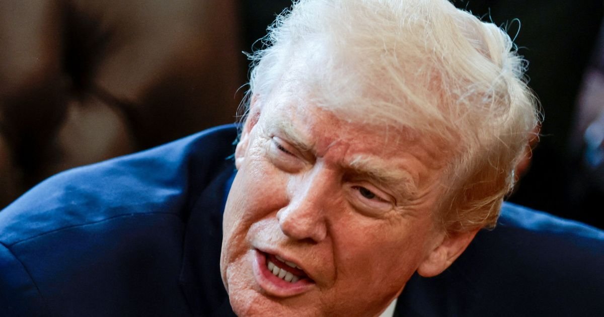 trump-diz-que-dinamarca-falhou-em-afastar-a-“ameaca-russa”-da-groenlandia