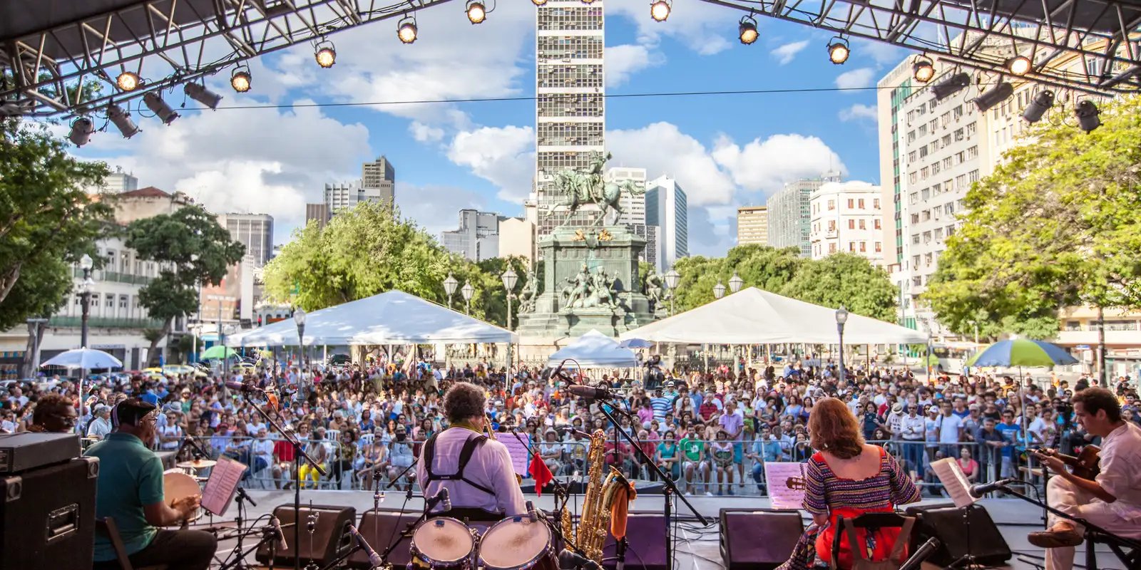 “evidencias”-foi-a-musica-mais-tocada-nos-palcos-em-2025