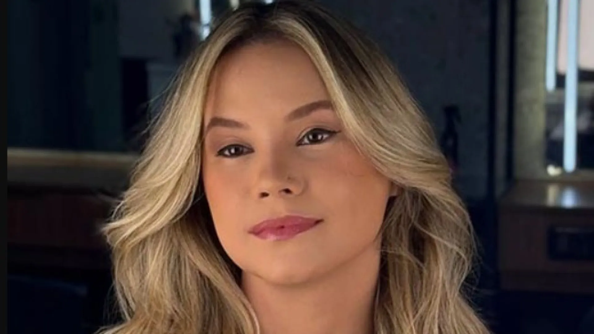 jornalista-flavia-bacelar-morre-aos-31-anos,-apos-cancer-agressivo