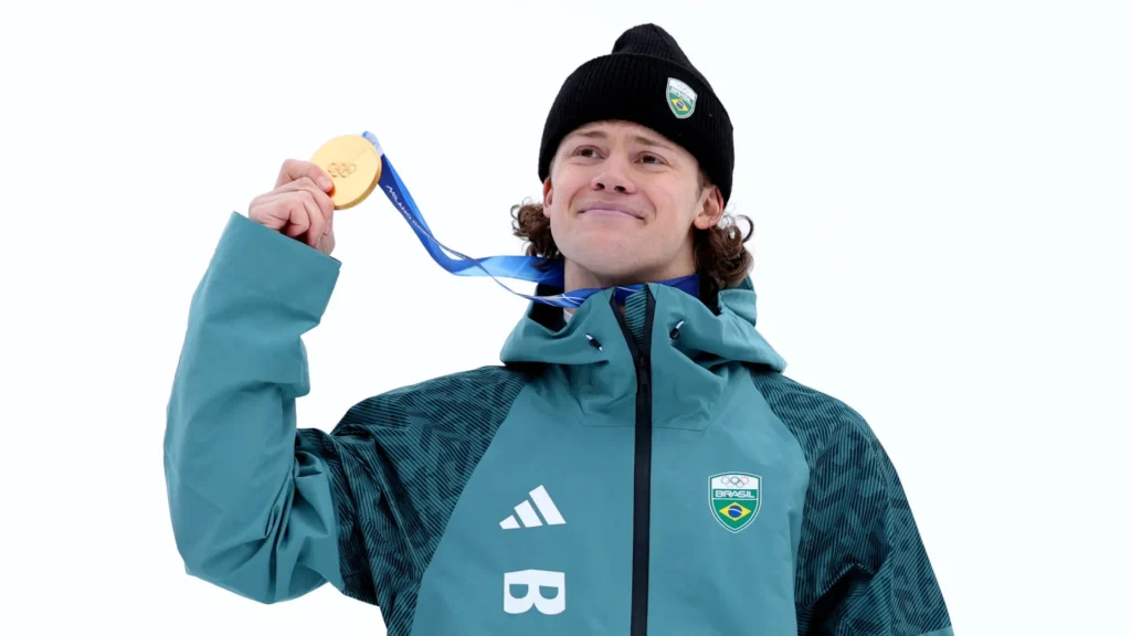 lucas-pinheiro-e-ouro-no-slalom-gigante-e-conquista-1a-medalha-do-brasil-na-historia-das-olimpiadas-de-inverno