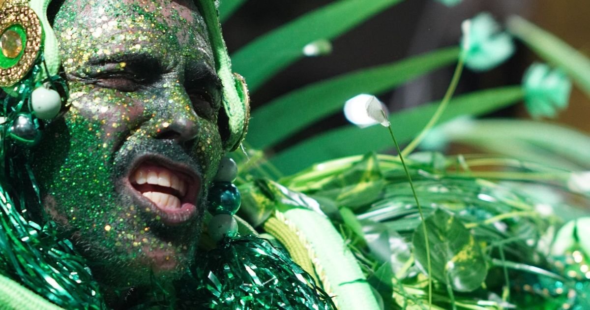 carnaval:-a-emocao-da-primeira-noite-de-desfiles-da-serie-ouro-na-marques-de-sapucai,-rio-de-janeiro