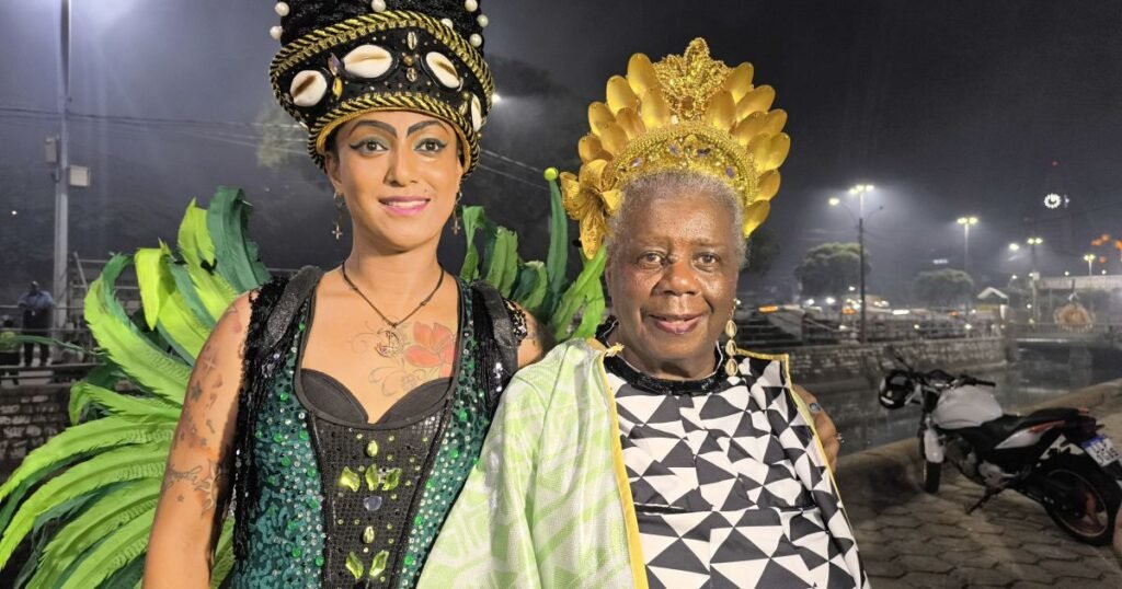 conceicao-evaristo-celebra-“escrevivencia”-na-avenida-ao-ser-homenageada