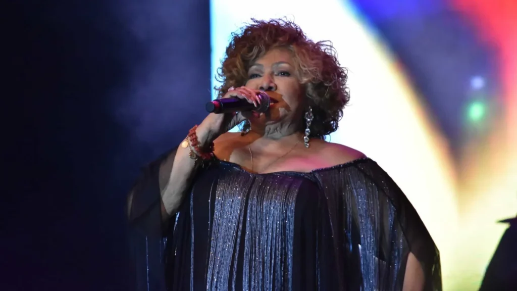 ‘tem-que-respeitar’,-diz-alcione-em-defesa-do-stf-no-carnaval