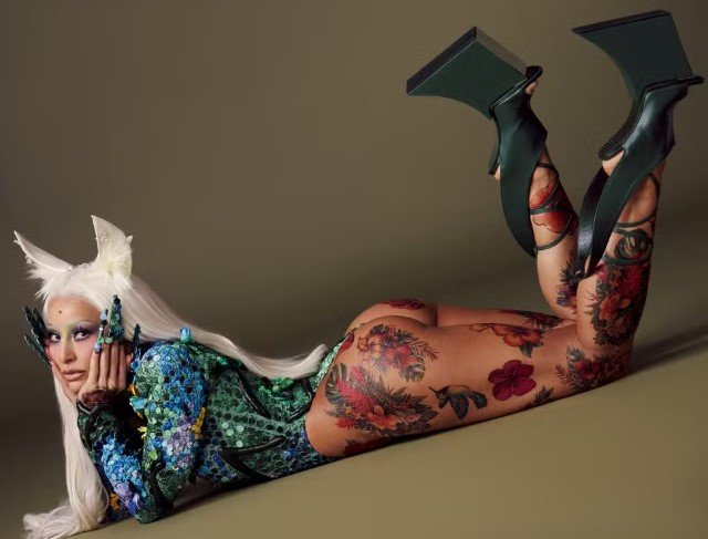 -sabrina-sato-abre-o-carnaval-2026-com-fantasia-de-elfa-em-alta-costura