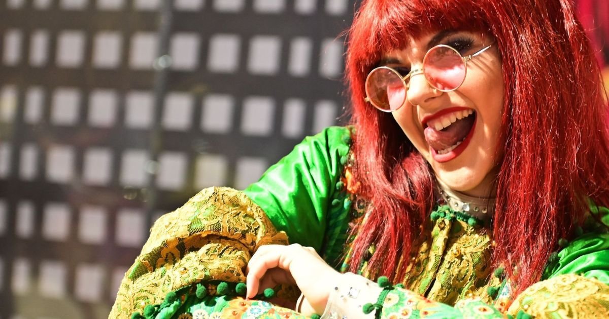 em-sua-estreia,-pamela-philigret-leva-essencia-de-rita-lee-a-sapucai