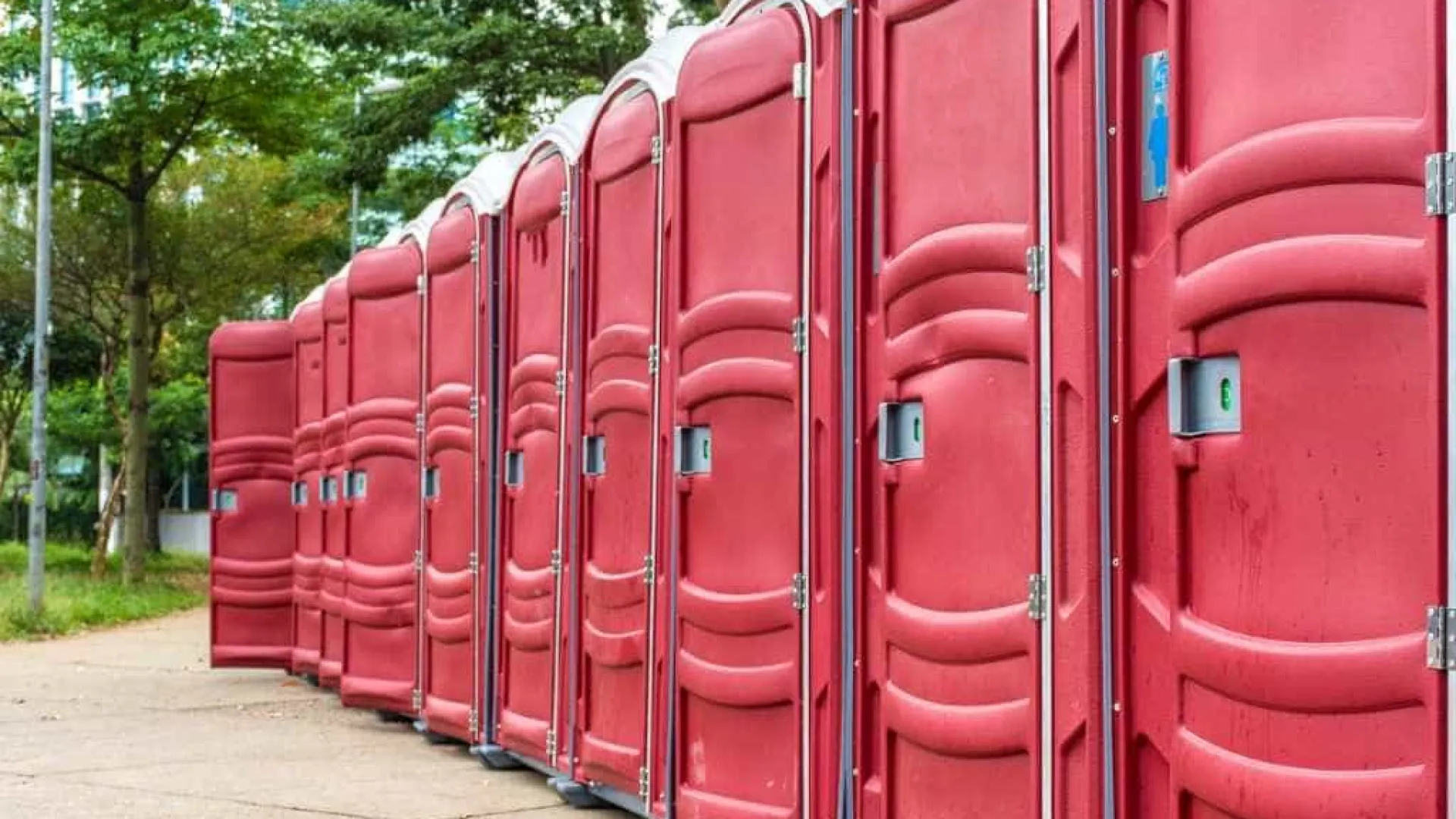 folioes-de-sp-enfrentam-falta-de-banheiro,-fila-e-sujeira-em-bloco-no-ibirapuera