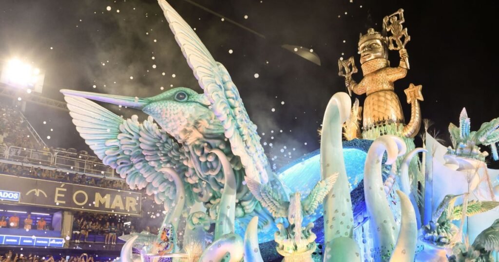 beija-flor-e-viradouro-se-destacam-em-2o-noite-de-desfiles-no-rio;-confira