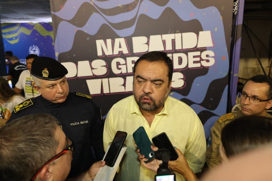 claudio-castro-diz-que-vai-se-reunir-com-presidente-do-pl-e-com-flavio-bolsonaro-para-decidir-seu-futuro-politico