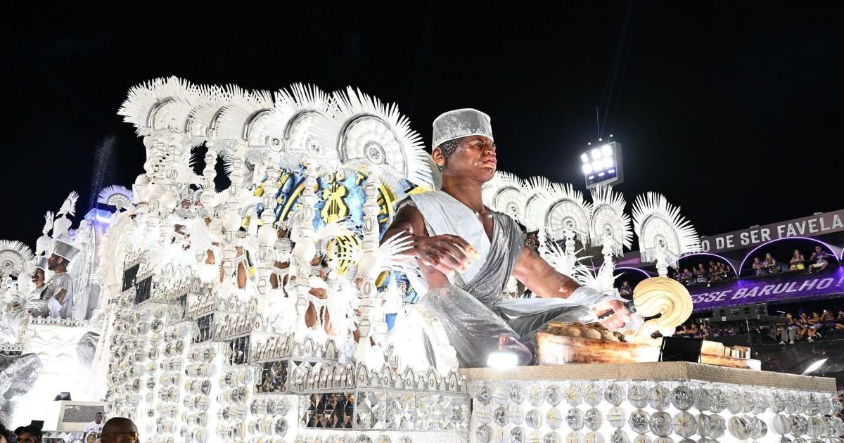 paraiso-de-tuiuti-abre-ultima-noite-de-desfile-do-grupo-especial-na-sapucai-com-enredo-afro-cubano