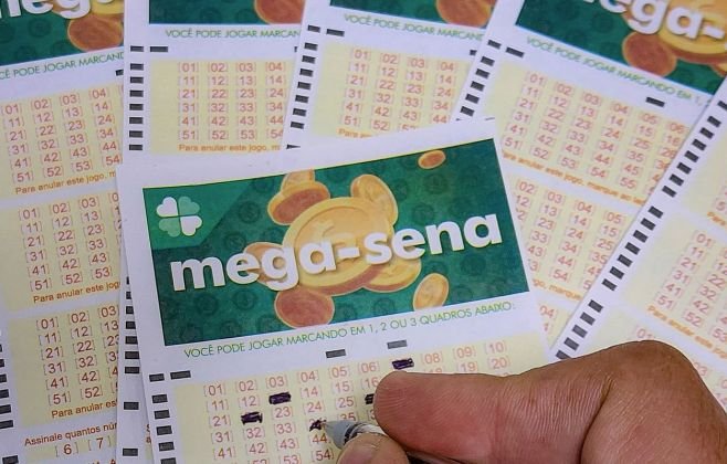mega-sena-acumula-e-premio-vai-a-r$-105-milhoes