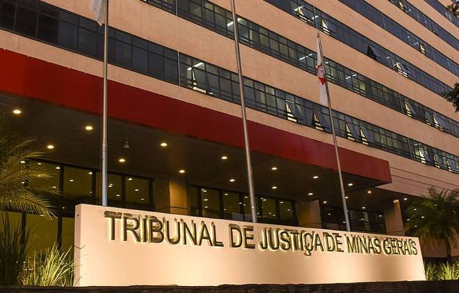 professor-absolvido-em-mg:-relacao-consensual-com-aluna-gera-debate