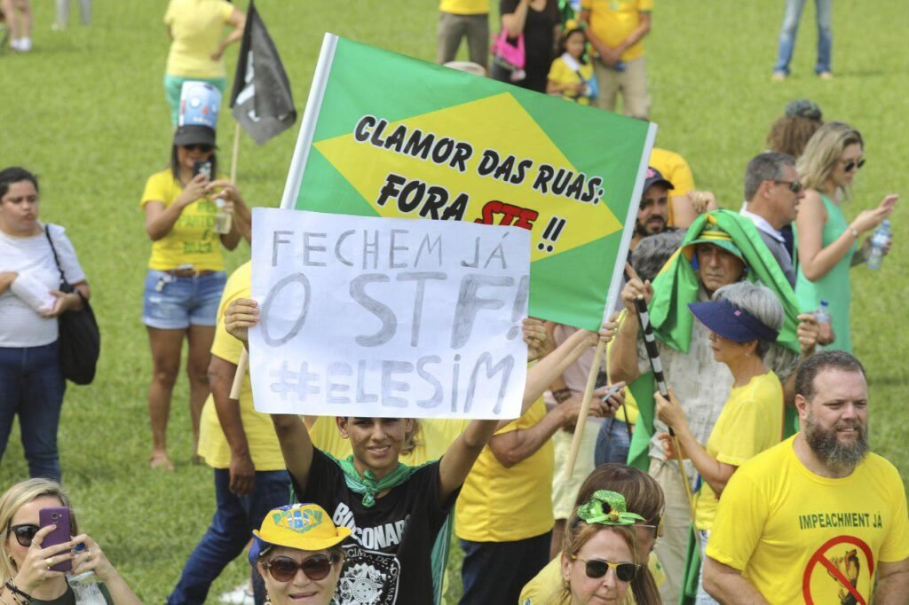 movimentos-de-direita-fizeram-protestos-em-varias-cidades,-no-domingo