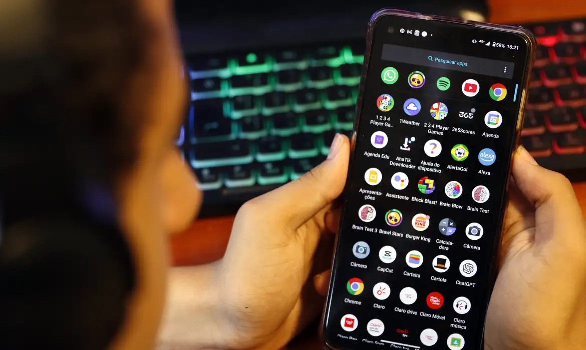 com-vigencia-do-eca-digital,-governo-aumenta-classificacao-indicativa-de-oito-redes-sociais