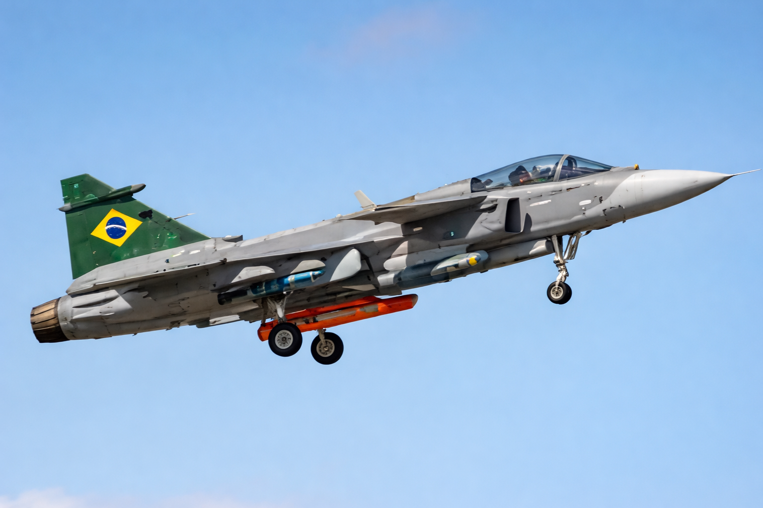 embraer-apresenta-primeiro-caca-gripen-produzido-no-brasil-em-evento-no-interior-de-sp