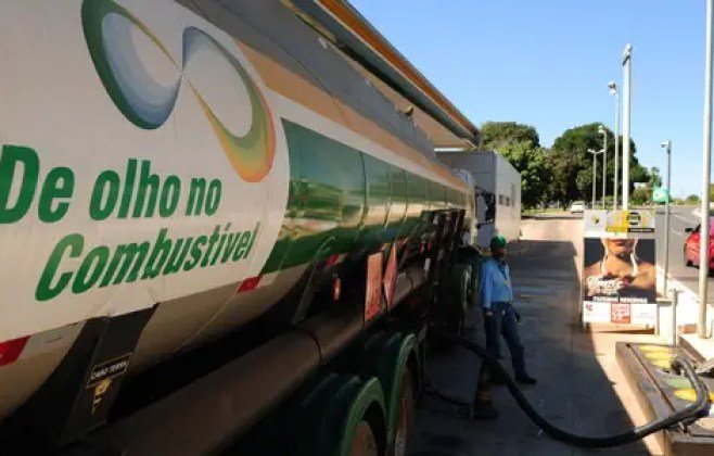 falta-de-diesel-interrompe-servicos-publicos-em-142-cidades-do-rs