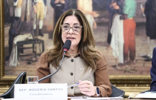 comissao-debate-desafios-da-politica-de-prevencao-ao-suicidio-e-a-automutilacao