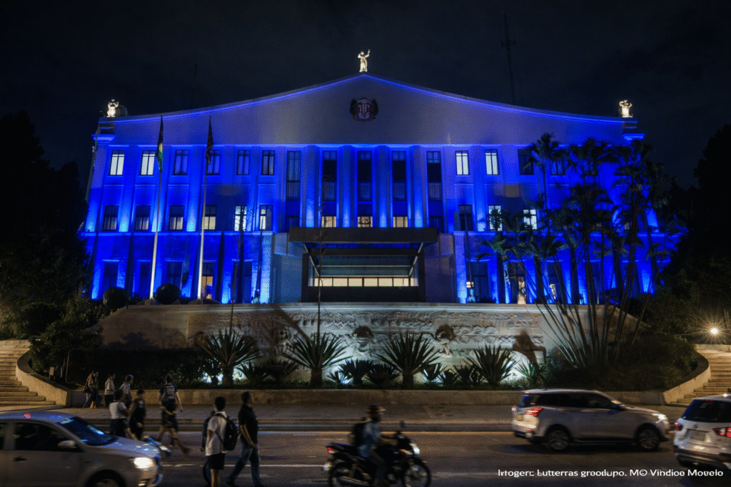 palacio-dos-bandeirantes-recebe-iluminacao-azul-em-apoio-ao-dia-mundial-de-conscientizacao-do-autismo