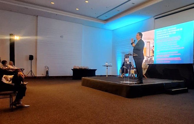 cartorio-de-rio-das-ostras-marca-presenca-em-seminario-de-direito-das-familias-e-sucessoes,-em-macae