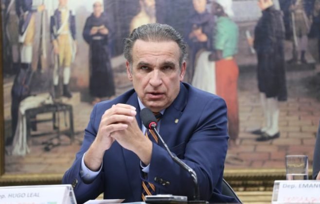 comissao-aprova-proposta-de-recolocacao-de-municipio-e-estado-nas-placas-dos-carros