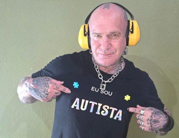 o-autismo-nao-tem-cara:-heitor-werneck-denuncia-psicofobia-e-capacitismo-contra-pessoas-no-espectro