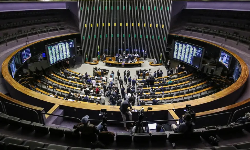 comissao-especial-para-analise-da-pec-do-fim-da-escala-6×1-e-instalada-na-camara-dos-deputados