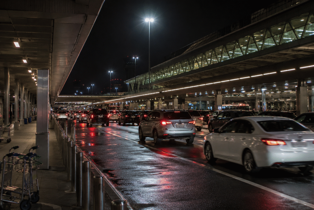 briga-entre-taxistas-e-motoristas-de-aplicativo-deixa-homem-ferido-no-aeroporto-de-guarulhos